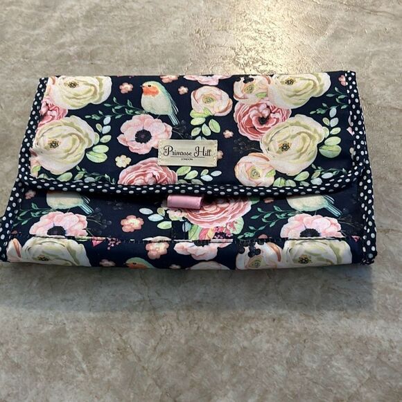 Primrose Hill of London Makeup Case - Picture 1 of 6